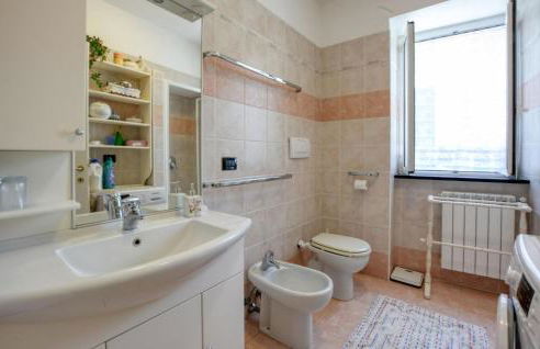 2 Bedroom Nice Apartment In Moneglia - Foto 22