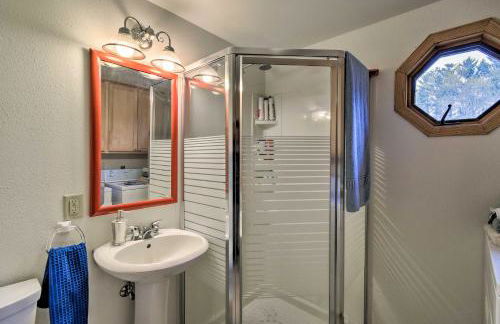 Lakefront Home with Seasonal Dock - 2 Mi to Skiing! - Foto 25