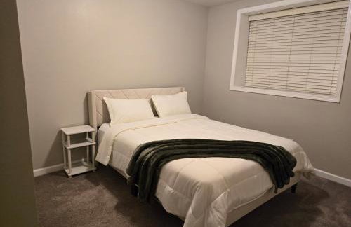 Spacious 5BR Walk to Wild Waves! - Foto 18