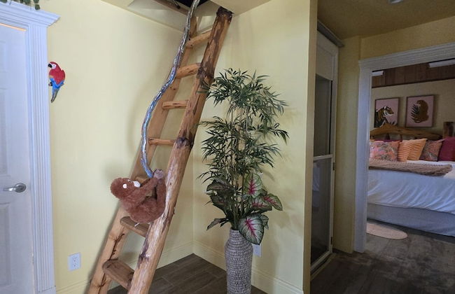 NEW Jungle Paradise Treehouse Suite With Resort Amenities Elevator Access Outdoor Kitchen Lagoon Lazy River Pool RV Hook up - Photo 27