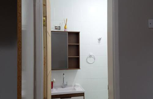 Cond Renata IV - Apto 02 dorm - 150mts Praia com Wi-fi 500Gb gratuito - Foto 43