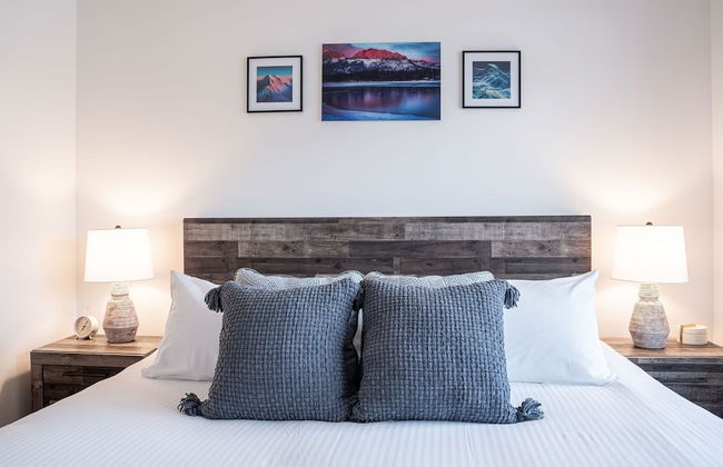 RevelStoked Getaway by Revelstoke Vacation - Photo 5