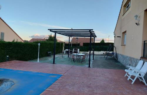 Disfrutar y relajarse en el Robledal - Foto 10