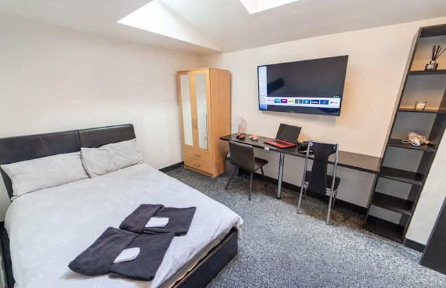 1 Bedroom Studio Near the City - Photo 1