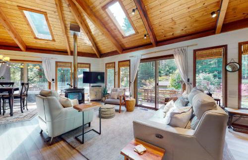 Mendocino Cozy Cabin-Large Patio Grill & Garden - Photo 1