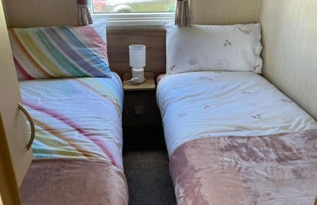 Seaside Caravan Retreat in Craig Tara - Foto 2