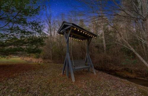 TNT II - Creek Front, Hot Tub, Fire Pit - Foto 11