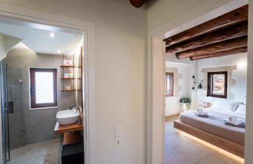 Villa Recluso-3 bd luxury country villa, huge heated pool with hydromassage, individual bbq & large yard, mountain view - Photo 43