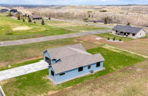 Sleek Red Lodge Home Rental with Private Hot Tub! - Foto 31