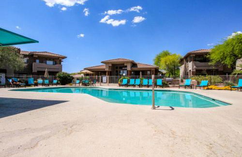 Dog-friendly condo with high-speed WiFi, heated outdoor pool & hot tub - Foto 29