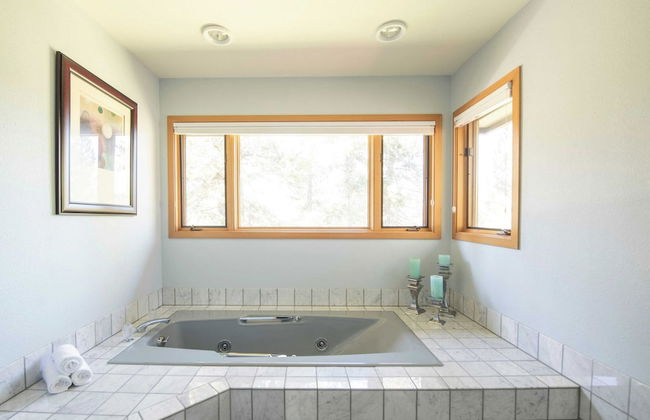 Sunriver by Avantstay Cozy Mountain Home w/ Indoor Pool and Hot Tub - Foto 17