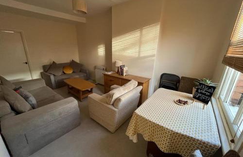 Two bed flat in popular York Rd - Foto 14