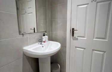 2025 Award Winner Liverpool Cherry House - 4 Bedrooms - Foto 35