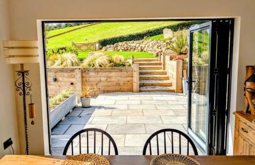 Fresh Modern Home, Stunning Views, Great Location - Foto 20