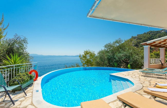 Villa Petros Large Private Pool Walk to Beach Sea Views A C Wifi Car Not Required - 180 - Foto 17
