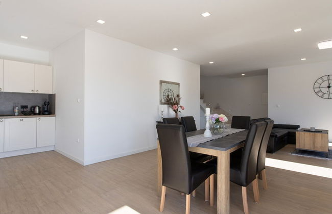 Dazzling Kaštel Novi Villa With Private Pool and Scenic Sea Views - Foto 24