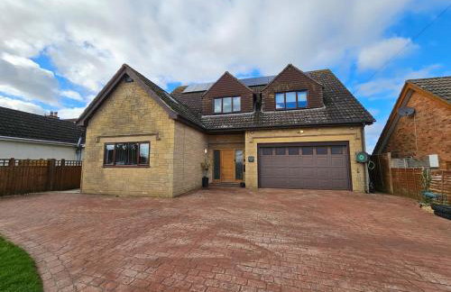 Dog-Friendly Country Home, Woodburner, Private Fields & Hot Tub! - Photo 72