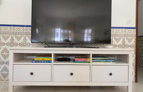 StaySalty - Resort Style Family Beach House with Pool - Photo 17