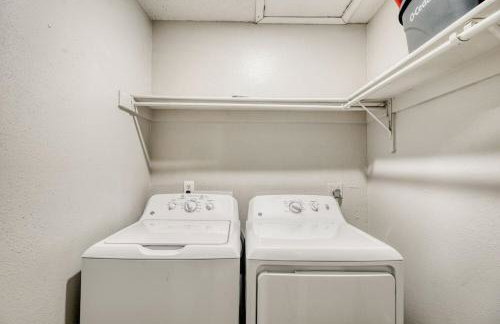 Urban Chic Getaway 2B - Sleeps 6 - Pool Prkg, WD - Foto 11