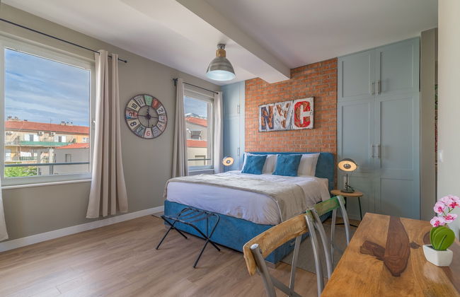 Luxurious Suites Elegance - Photo 39