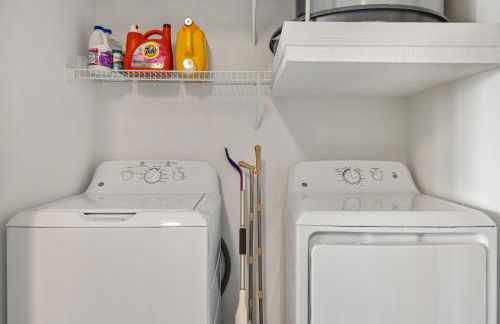 Chic 1BR Frisco Stay, King & Sofa, Pool & Gym - Foto 22