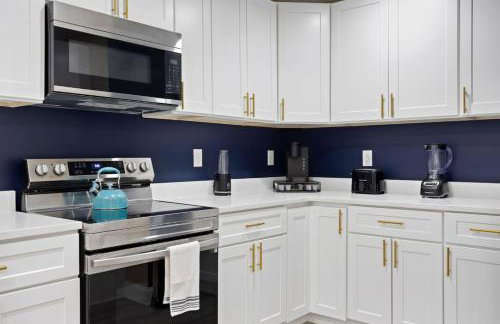 Chic Boho Retreat Near Downtown - Photo 13