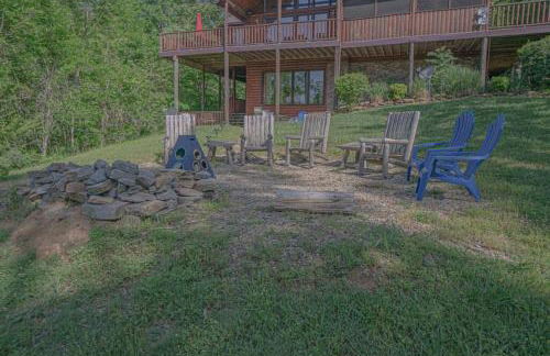 Smoke Rise Lodge · Lake Front, Luxury Cabin, Hot Tub, - Photo 67