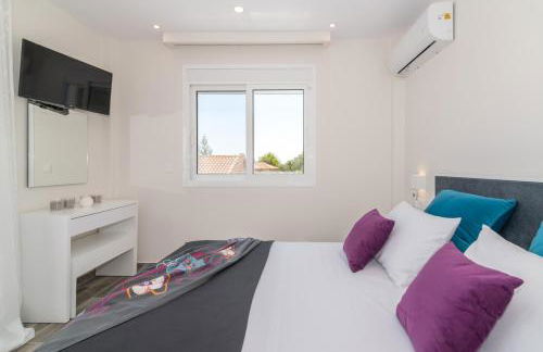 Maridenia Villa - Family Escape with Private Pool, by ZanteWize - Foto 13