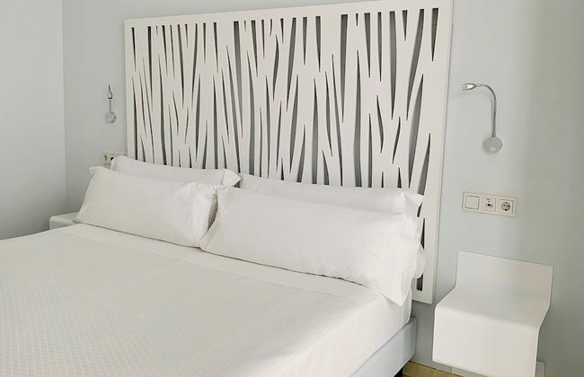 Feelathome Rivero Apartments - Photo 24