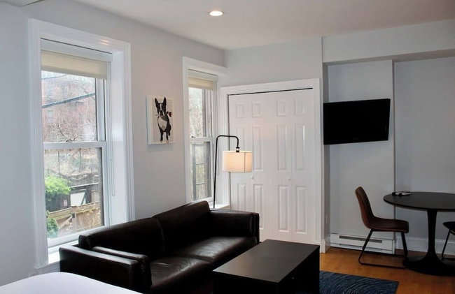 Maverick Suites at 402 Columbus Ave - Foto 41