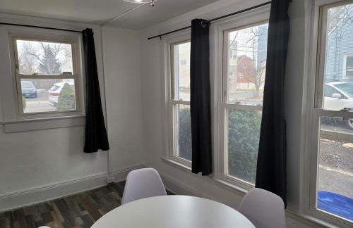 Two-Bedroom Home 25 min to NYC Free parking-UNIT-1 - Foto 10