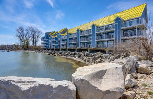 Waterfront Bass Island Retreat with Balcony and TV - Foto 3