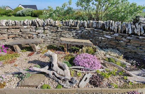 Exceptional 4 bed converted church with hot tub - Photo 22