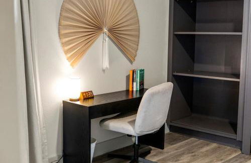 Modern Executive 1BR King Bed - Walk to West 7th - Foto 13