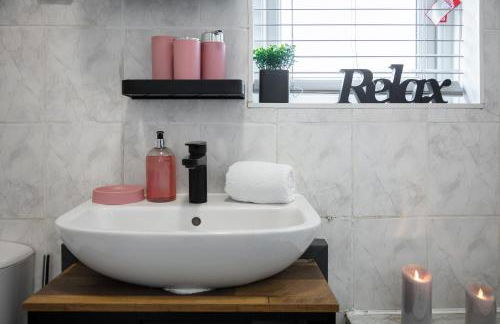 Welcome to Northview House Stylish 4 Bedroom Home in Southend by Jesswood Properties Contractors Corporates Relocation Stays Long Stays Welcome - Foto 35