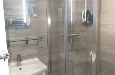 The Old Dairy, comfy 1 bedroom apartment with lounge,bathroom and kitchenette near town, pubs and walks - Foto 12