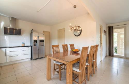 Stylish Villa with Terrace - Foto 15