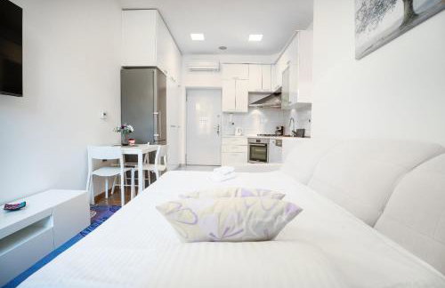 BlueDahlia Apartment - 4-min Walk to Main Station - Zagreb Donji grad - Photo 10