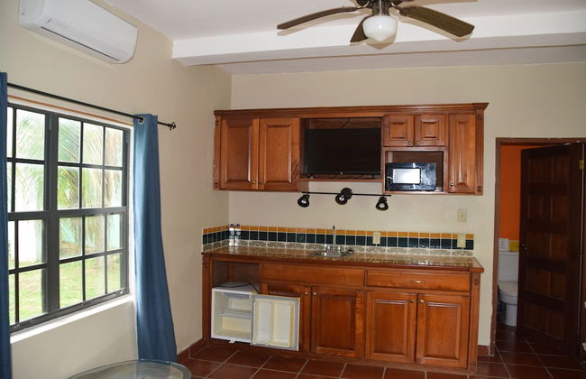 Bamboleo Inn Belize - Photo 29