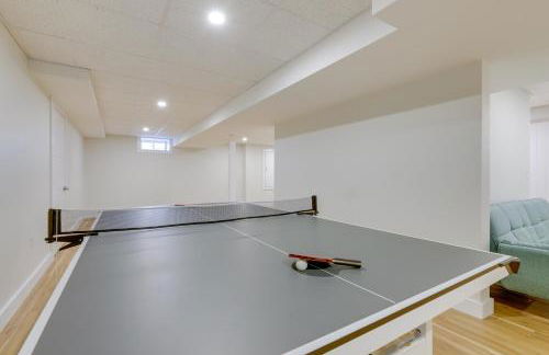 Sun-Dappled Retreat - Walk to Wickaboag Lake! - Foto 18