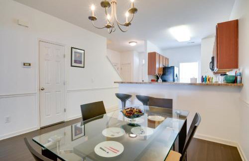 Inviting High Point Townhome with Patio and Privacy! - Foto 9