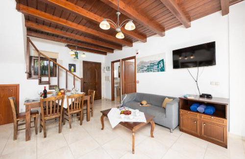 Villa Nikolas Large Private Pool AC WiFi - Photo 13