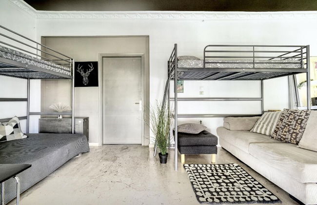 Impeccable 3-bed Apartment in Athens - Foto 14