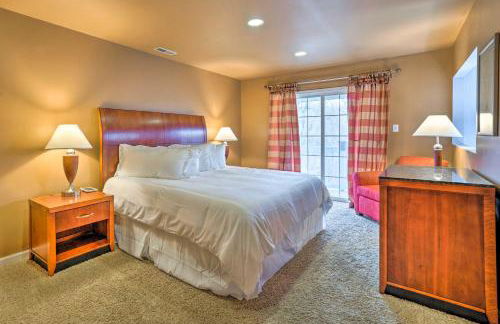 Immaculate Family Townhome - Walk to Beach! - Foto 14