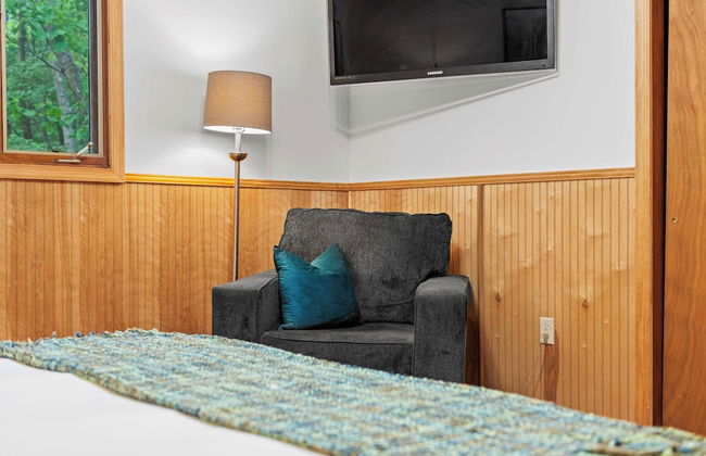 Summit Shores Tranquil Escape Designed for Groups w/ Hot Tub, Fire Pit + Game Room - Foto 22