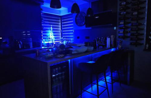 Villa Joy with Pool,Jacuzzi,E Auto Station - Foto 18