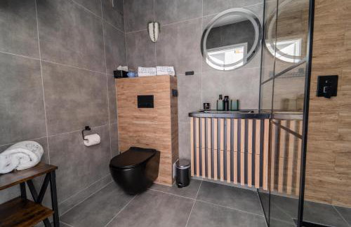 VILLAGE RESORT Sauna & Jacuzzi & Netflix - Photo 29