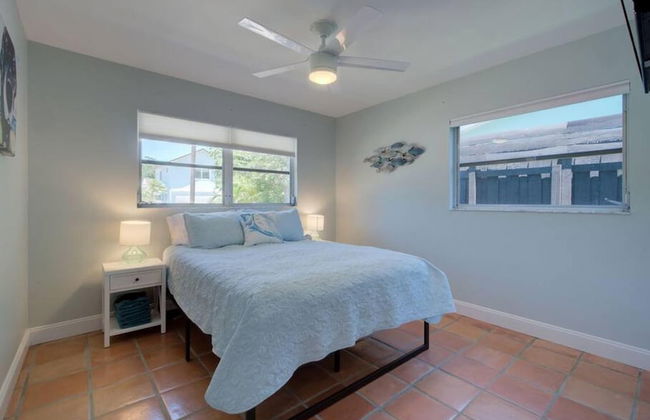 Steps to Beach Heated Pool - Foto 24