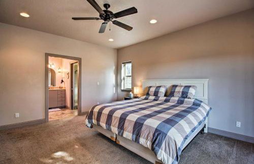 Grand Cabin with Hot Tub and Views - 3 Miles to Hiking - Foto 14