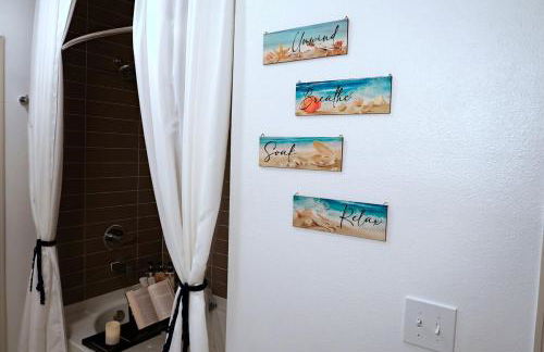 Seaside Retreat 1BD Lux King in Southeast Jax - Foto 20